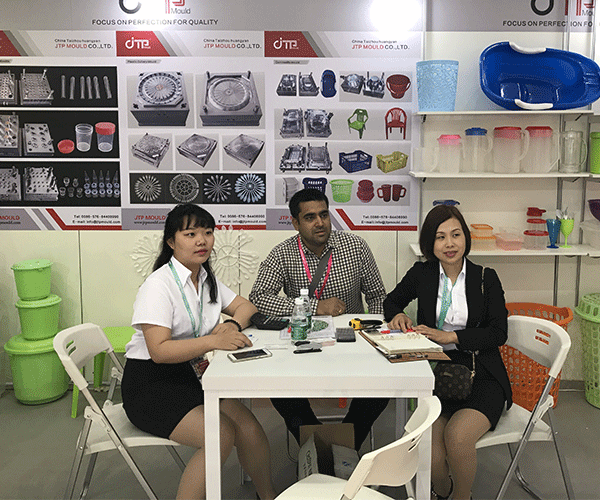 Plastic Syringe Mould